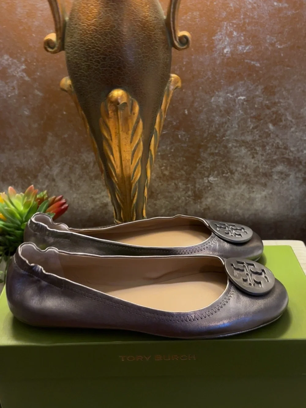 Like New ~ Women’s Tory Burch Silver Metallic Claire Ballet Flats ~ Size 8.5M
